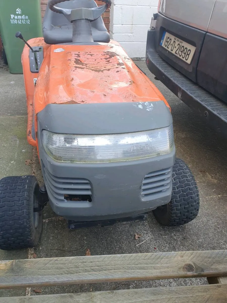 Ride on lawnmower - Image 3