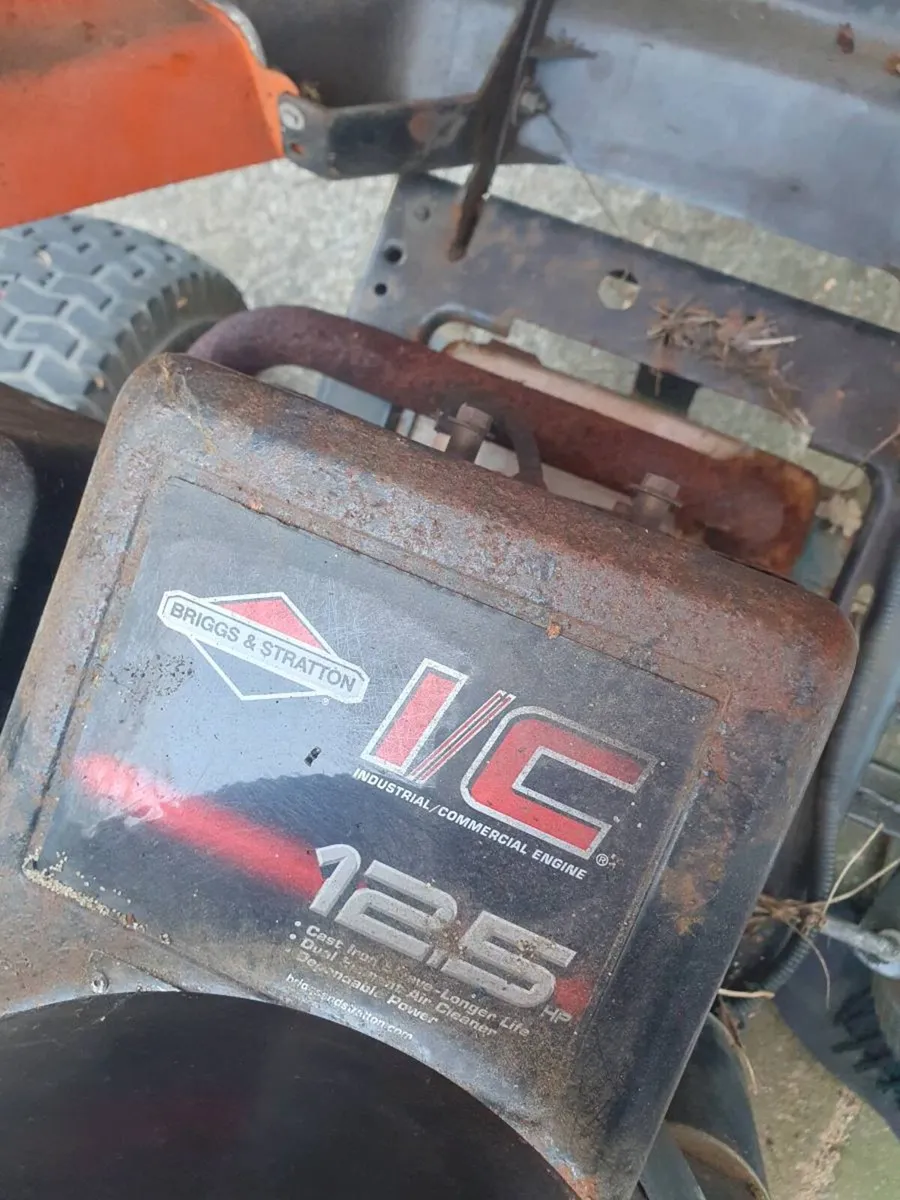 Ride on lawnmower - Image 4
