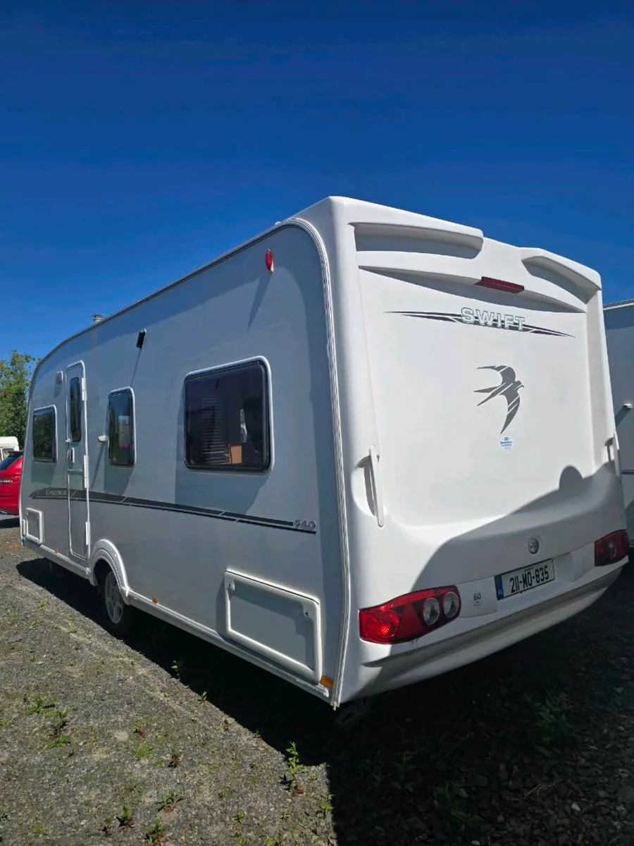 Swift Challenger 540 Fixed Bed | Motor Mover - Image 3
