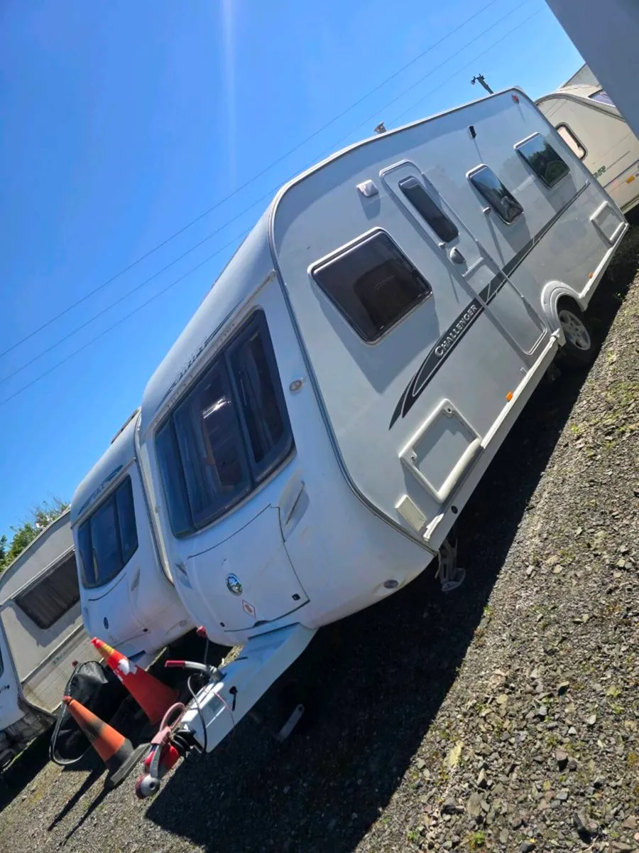 Swift Challenger 540 Fixed Bed | Motor Mover - Image 1
