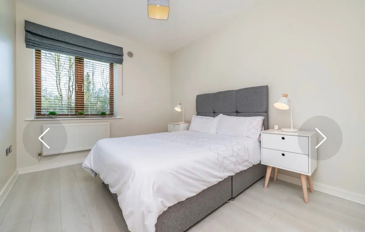 Double bed - Image 1
