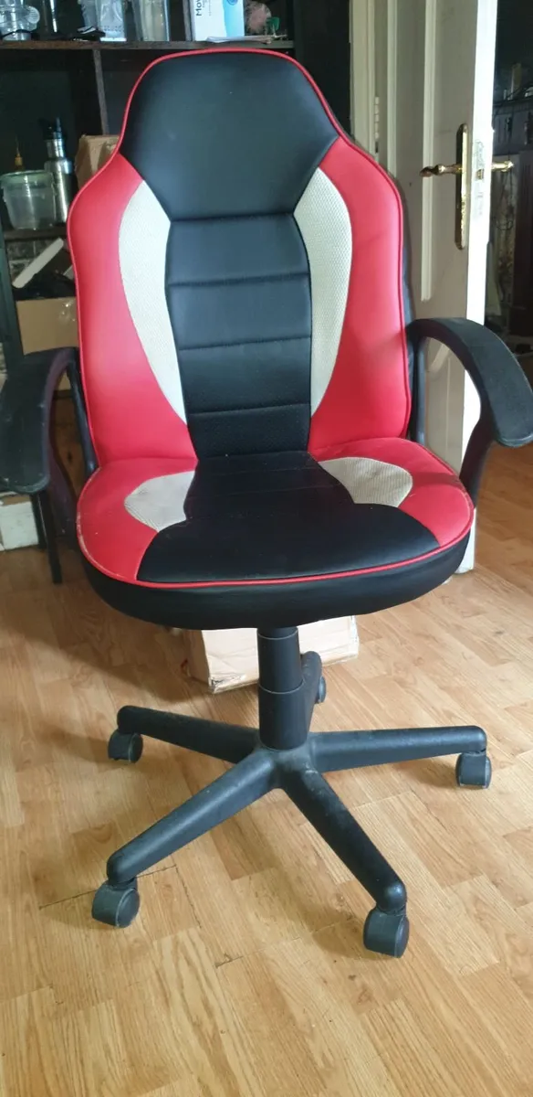 Gaming chair