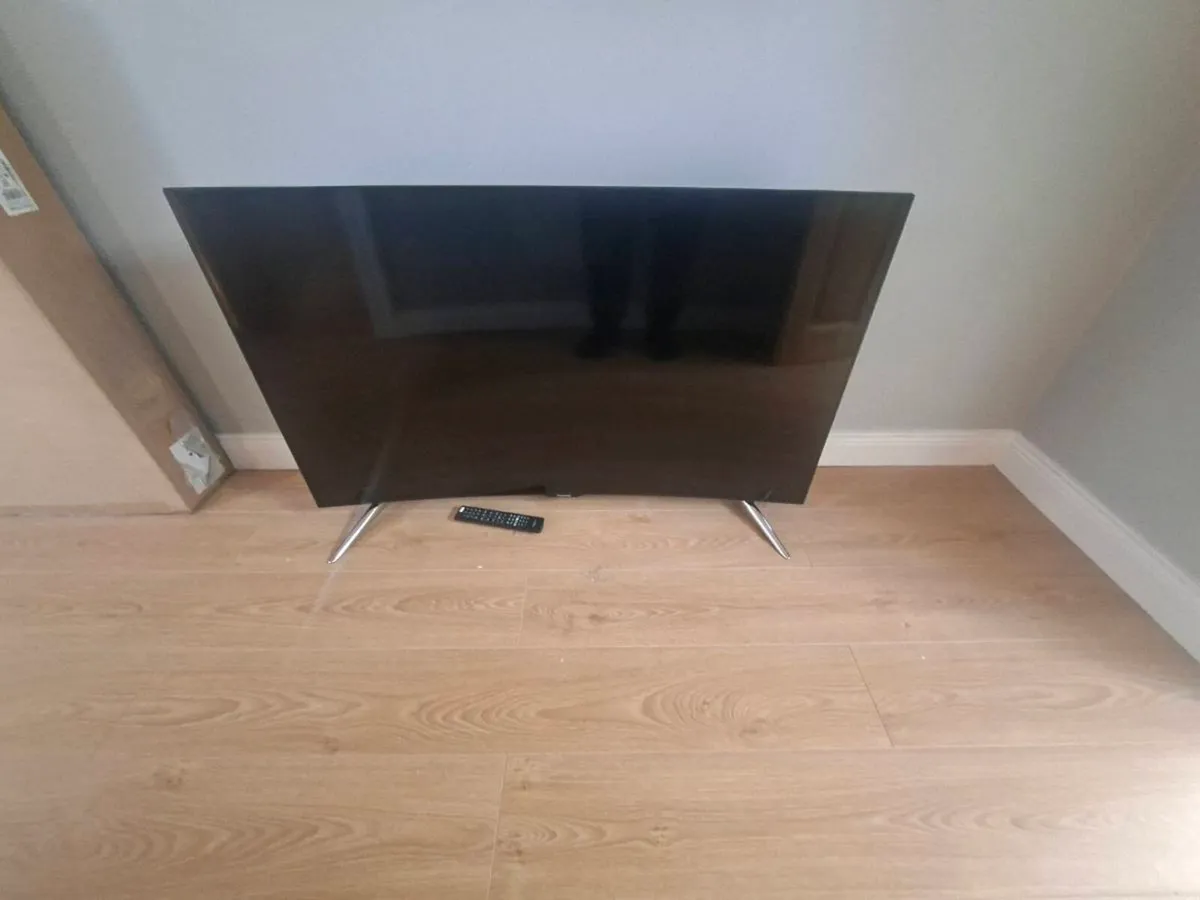Panasonic 55inch curved TV - Image 1