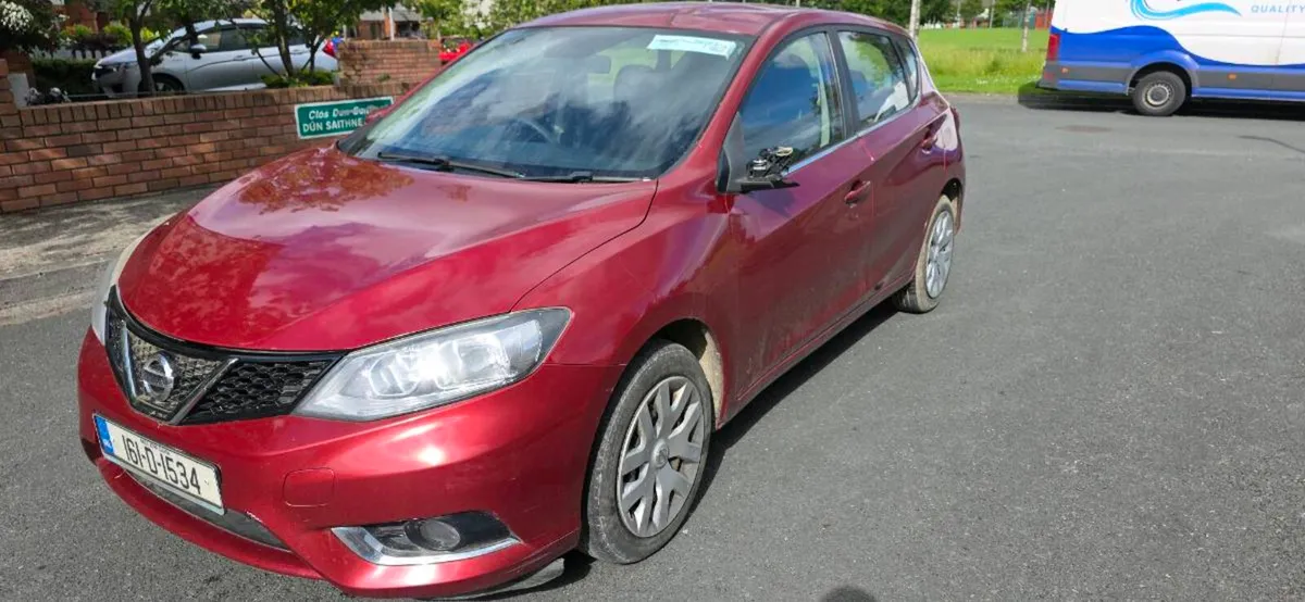 Nissan pulsar 2016 diesel slight roof damage - Image 3