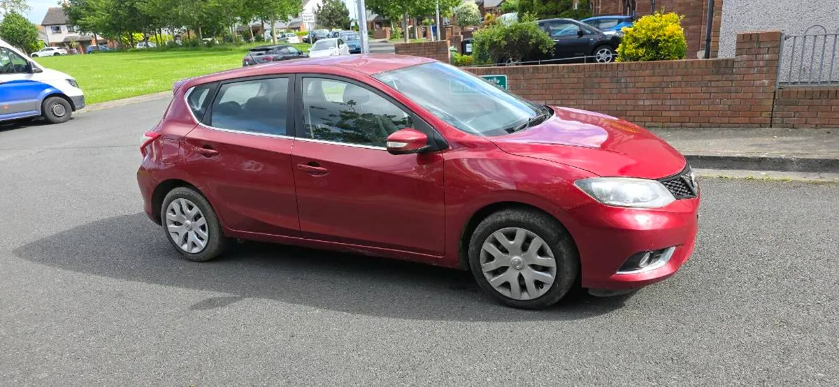 Nissan pulsar 2016 diesel slight roof damage - Image 2