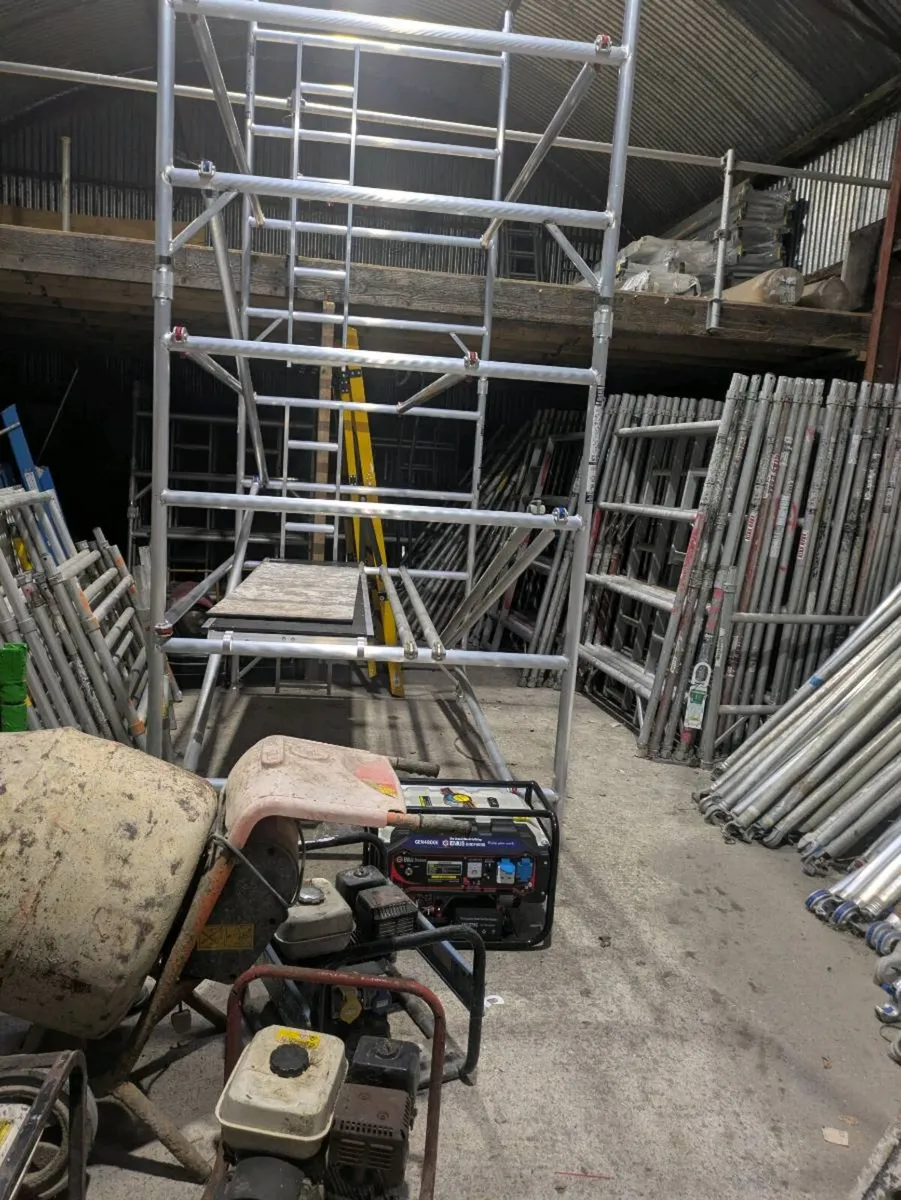 Scaffolding tower - Image 1
