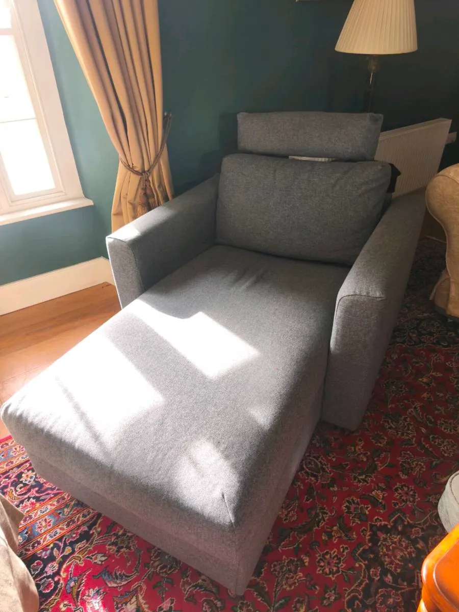 Arm chair - Image 1