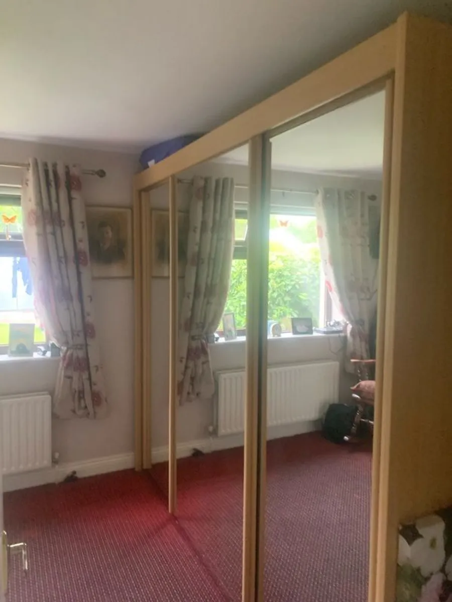 bedroom - Image 4