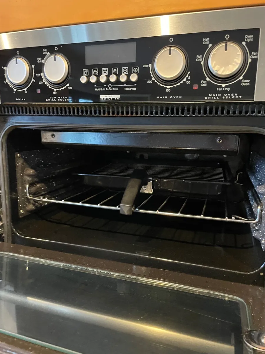 Kitchen double Oven - Image 2