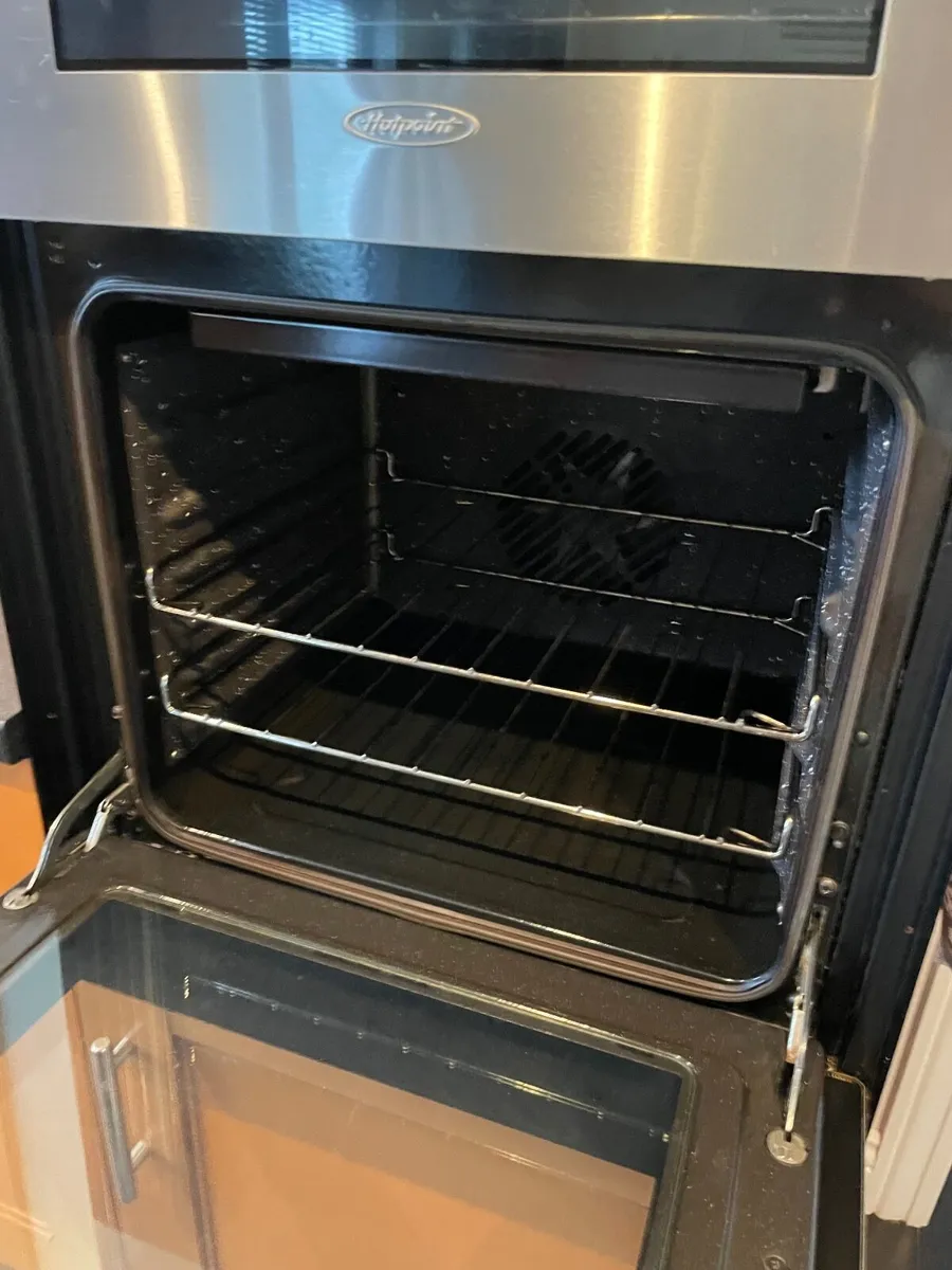 Kitchen double Oven - Image 3