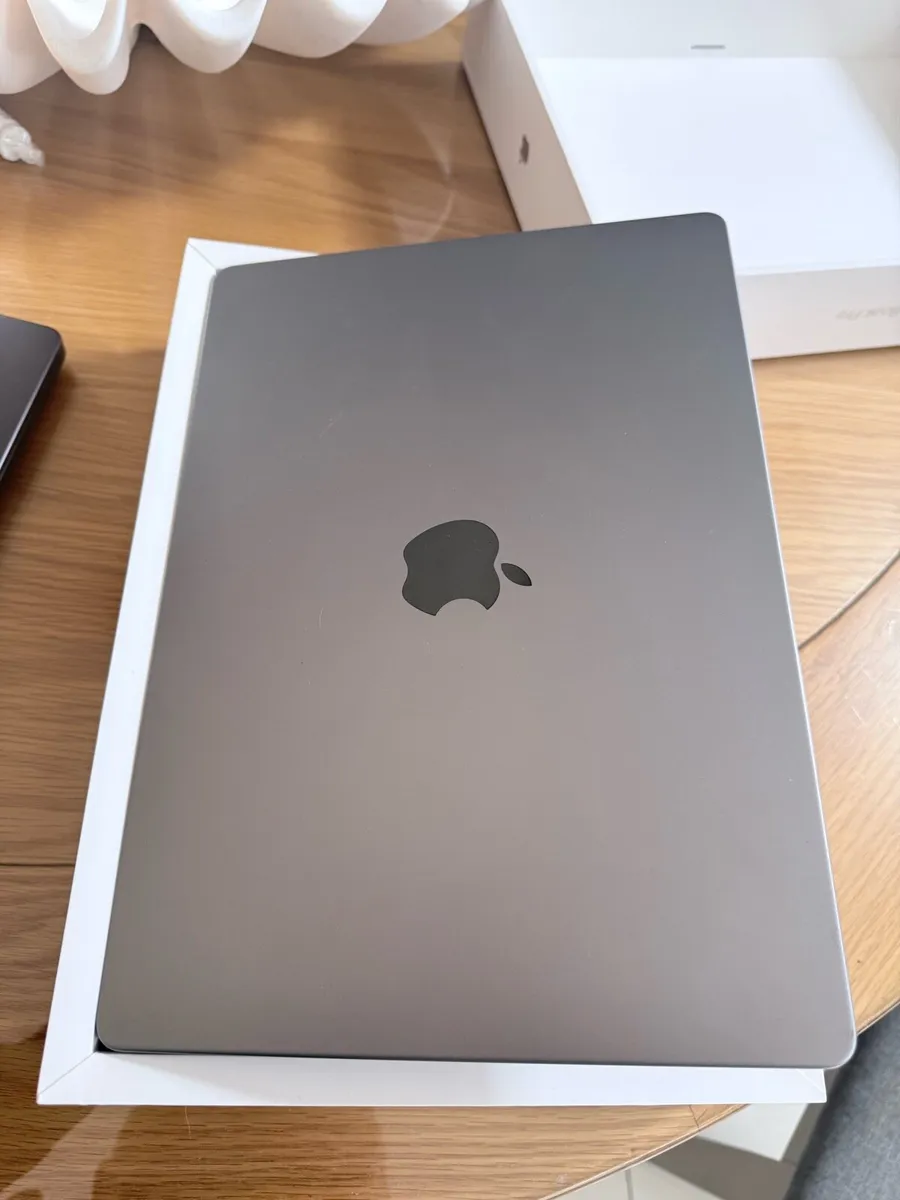 MacBook M1 Pro - Image 3