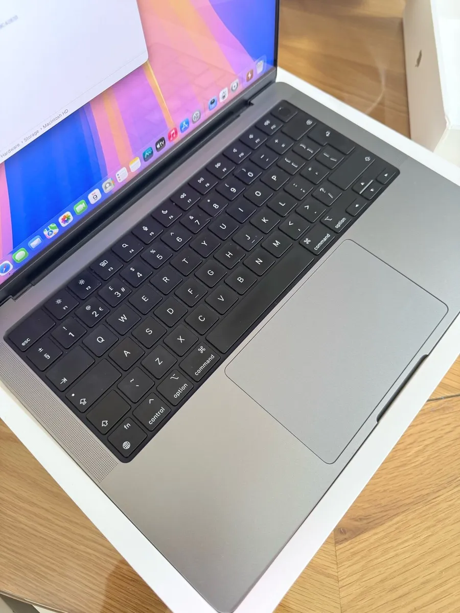 MacBook M1 Pro - Image 1