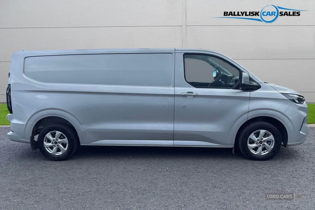 Ford Transit Custom 2.0 280 EcoBlue Limited L2 H1 - Image 3