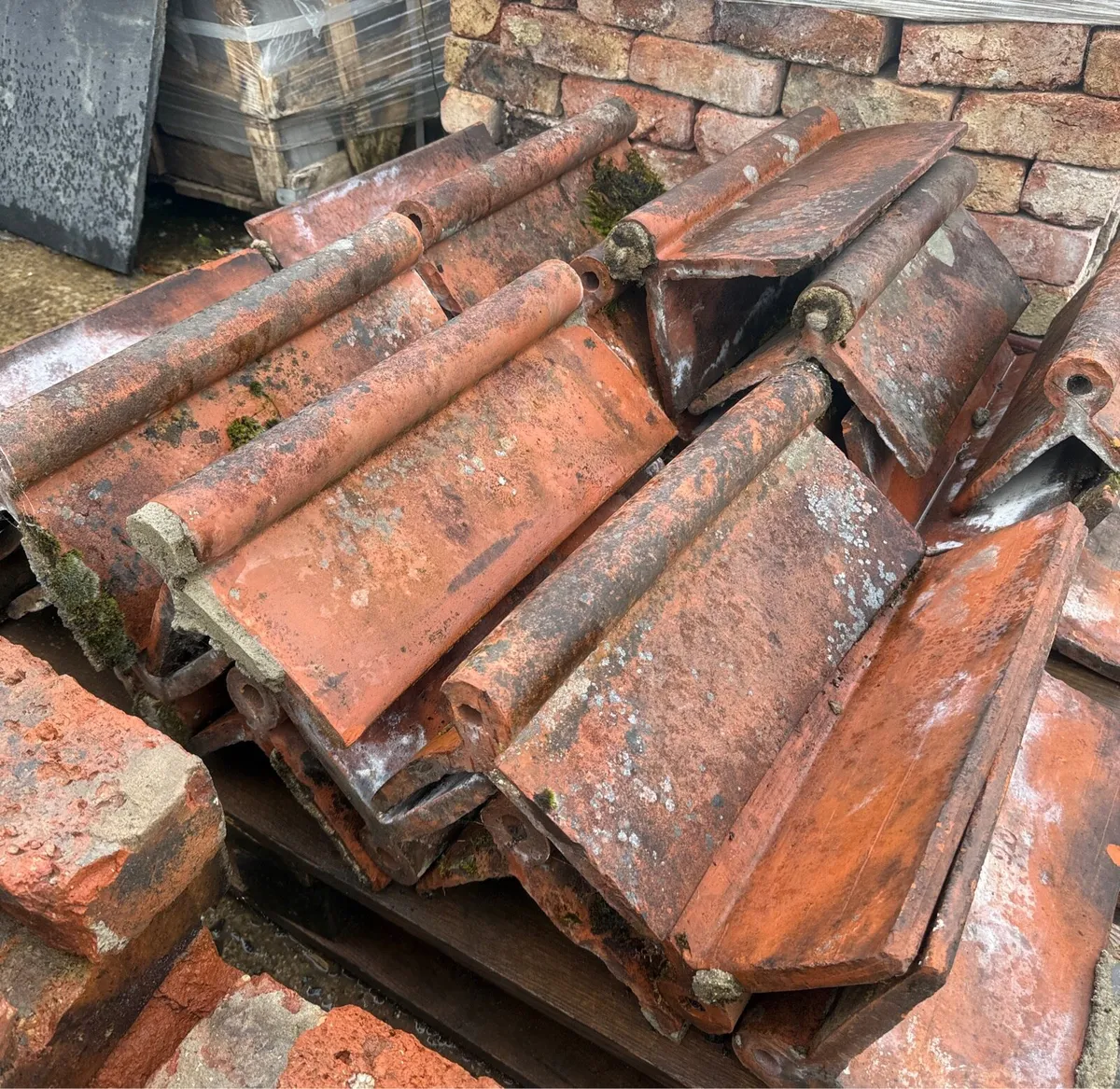 Reclaimed Clay Ridge Tiles for sale - Image 2