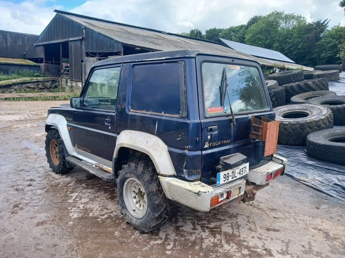 Daihatsu Fourtrak - Image 2