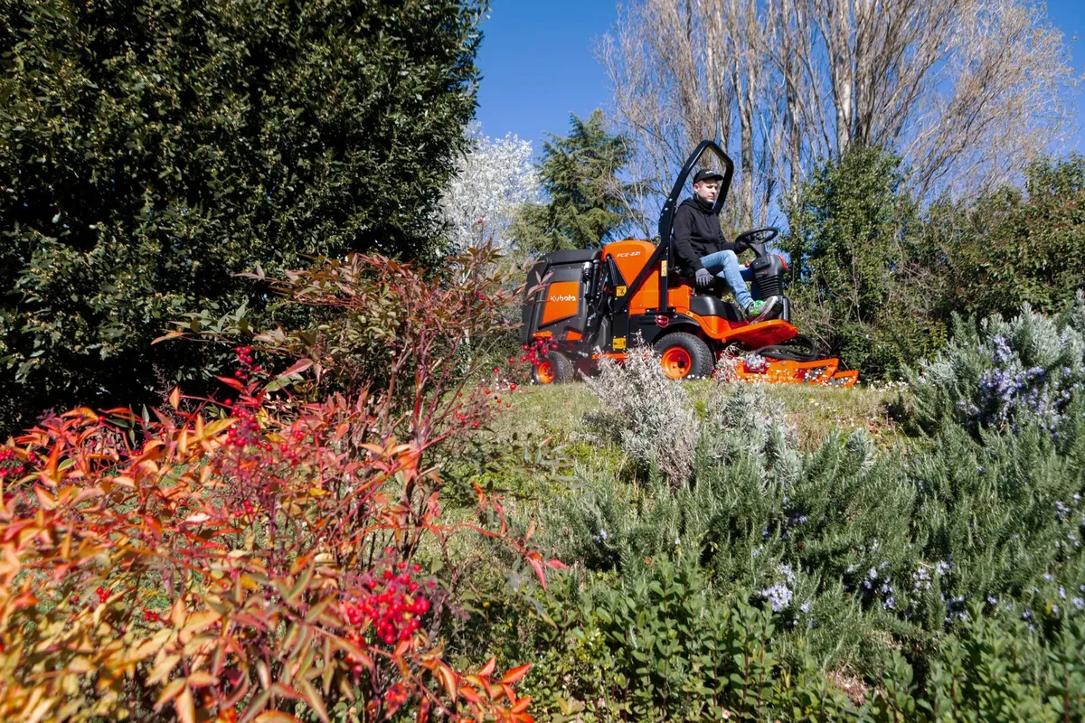 New Kubota FC2-221 Outfront Lawnmower - Image 3