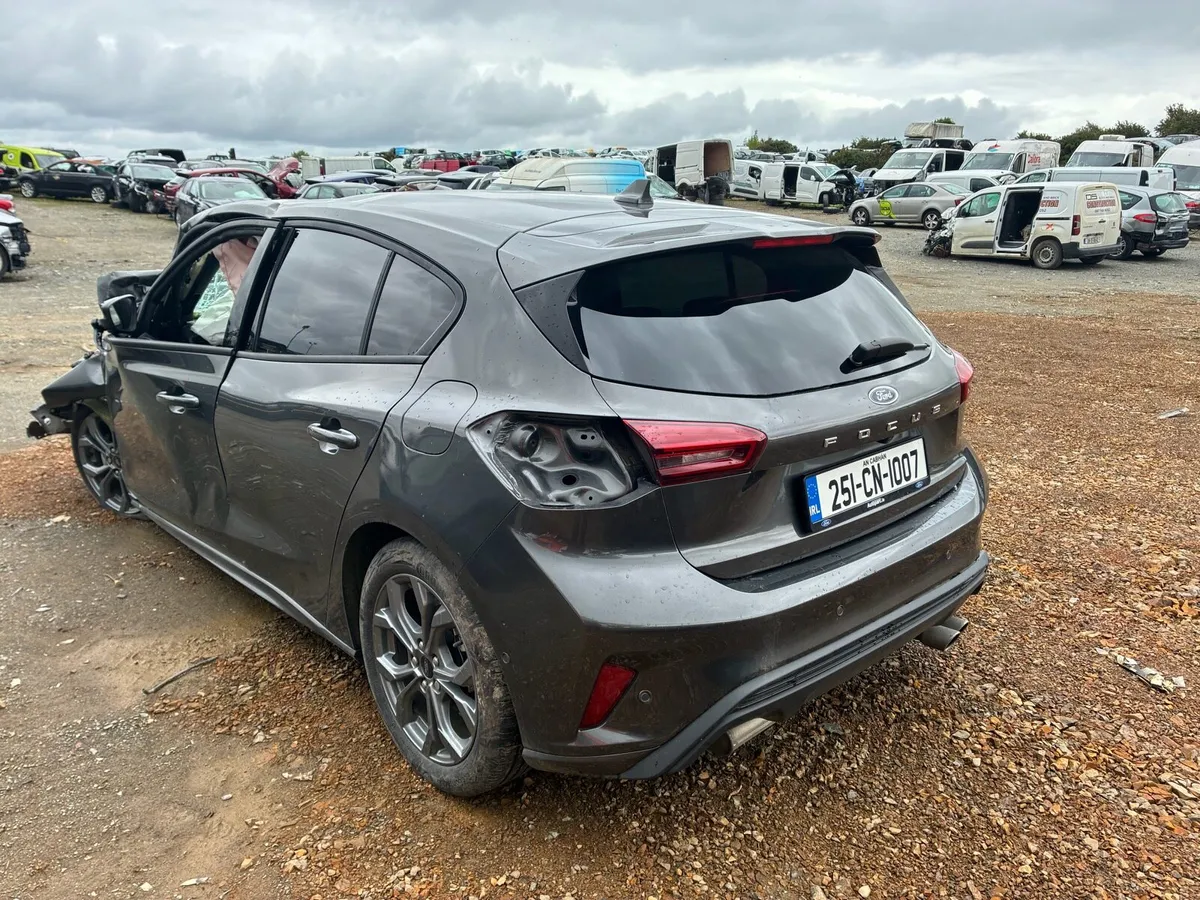 2025 Ford Focus - Image 3