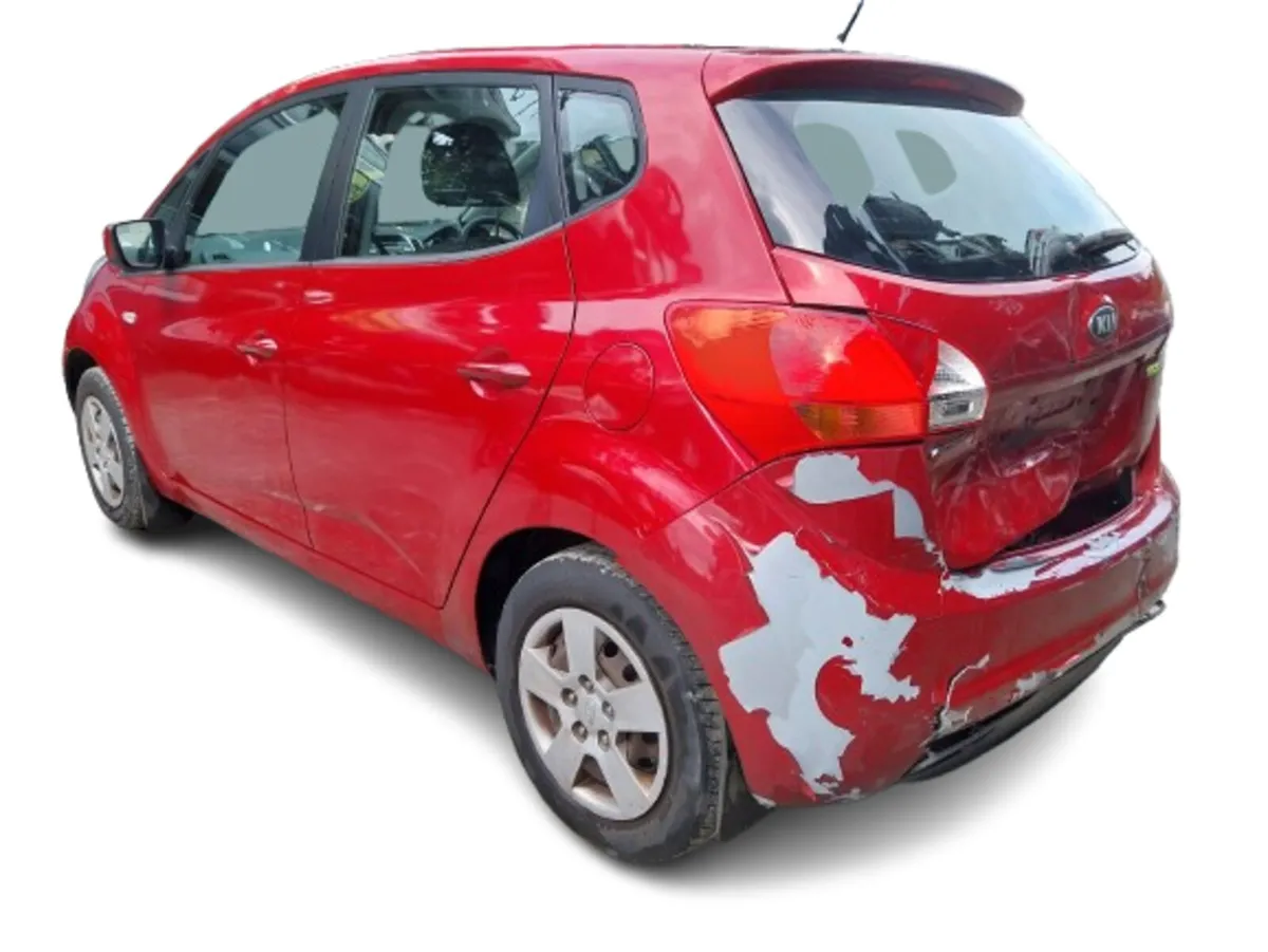 2013 KIA VENGA For Breaking/Dismantling - Image 4