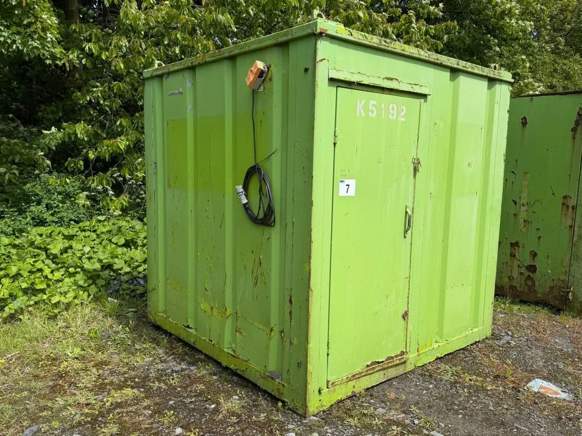APPROX. 12ft x 10ft ANTI VANDAL TOILET BLOCK - Image 4