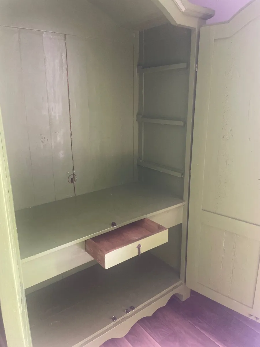 Wardrobe / Desk - Image 4