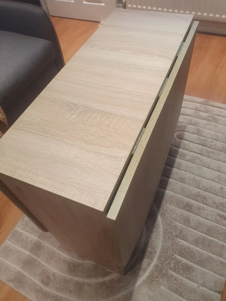 Dinning table - Image 1