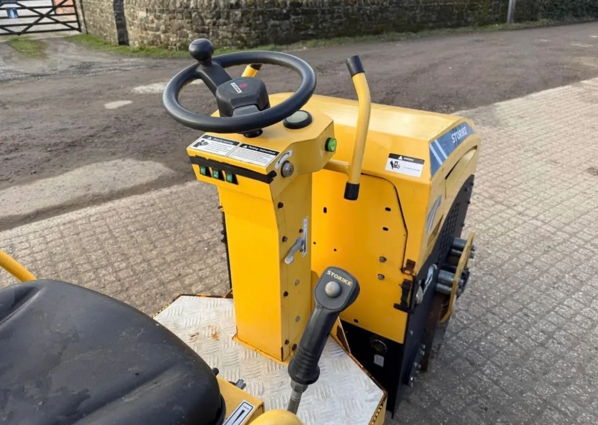Storike St1000 Twin Drum Ride on Roller - Image 4