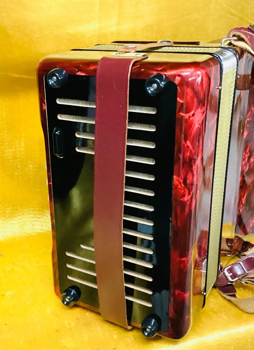 HOHNER B/C GAELIC IV 4 VOICE BUTTON ACCORDION - Image 3