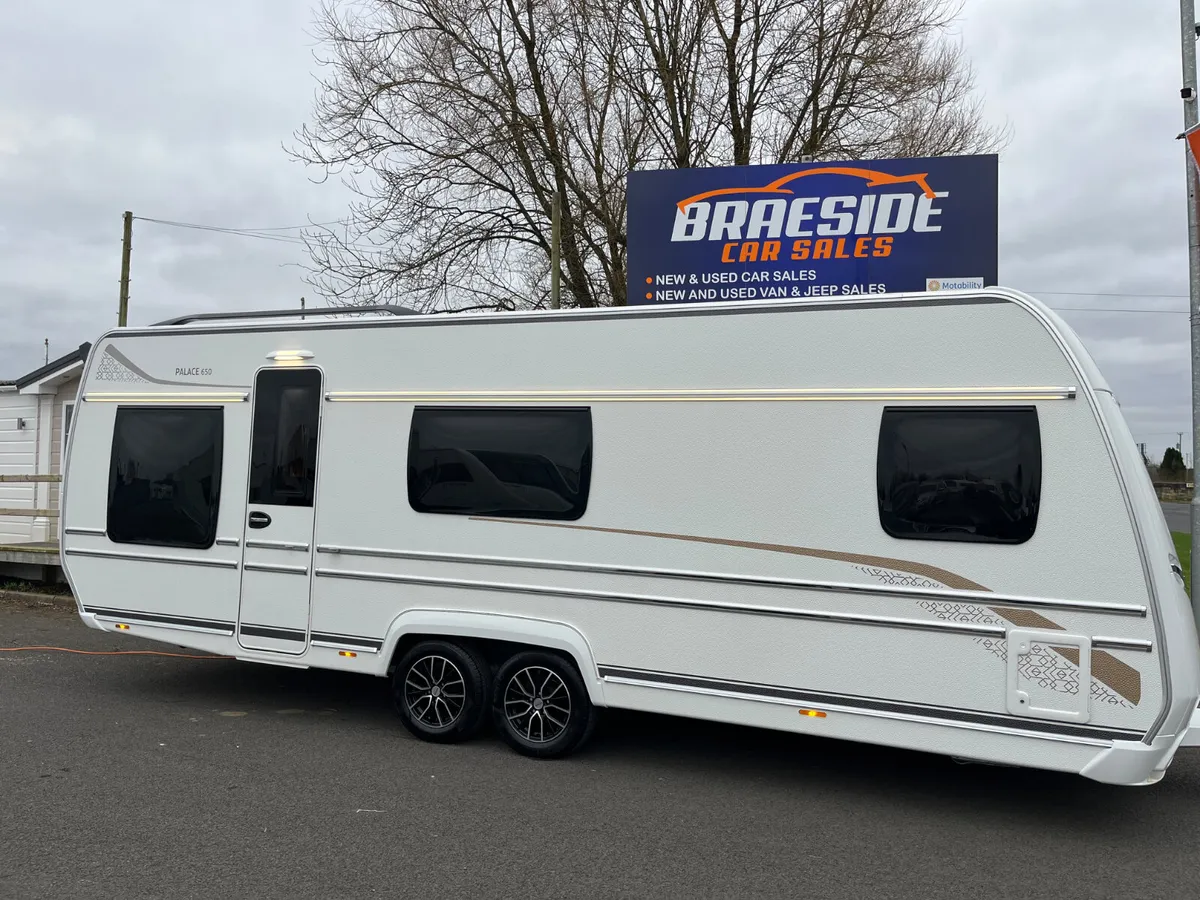 2023 FENDT PALACE 650 5/6 BERTH LUX CARAVAN - Image 2