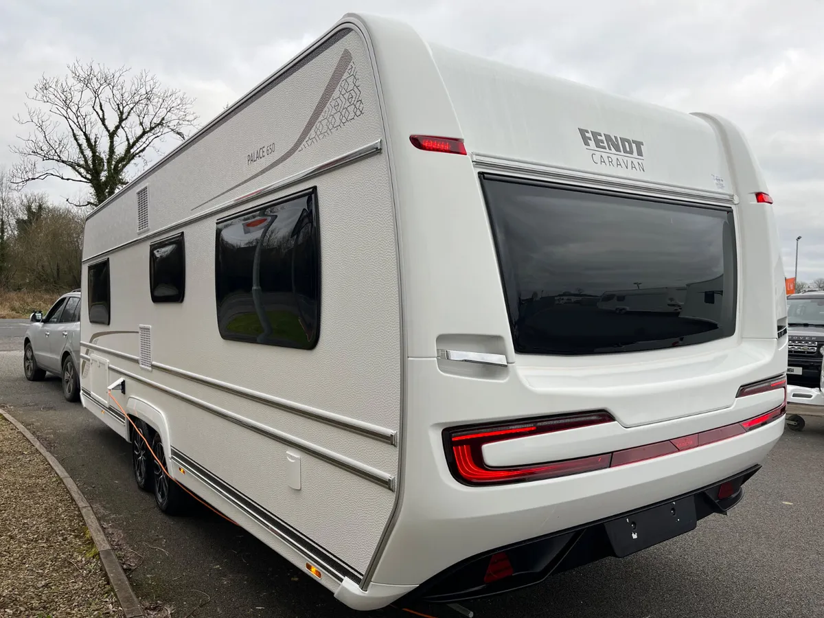 2023 FENDT PALACE 650 5/6 BERTH LUX CARAVAN - Image 4