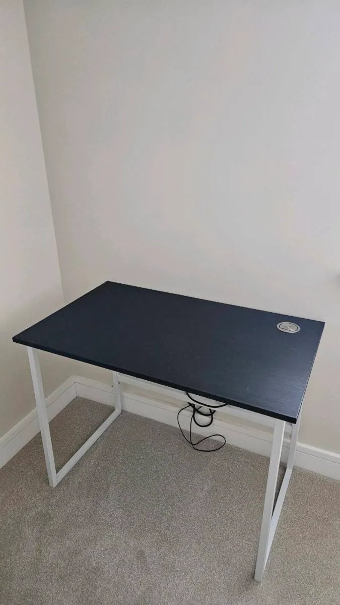 Home Desk - Image 2