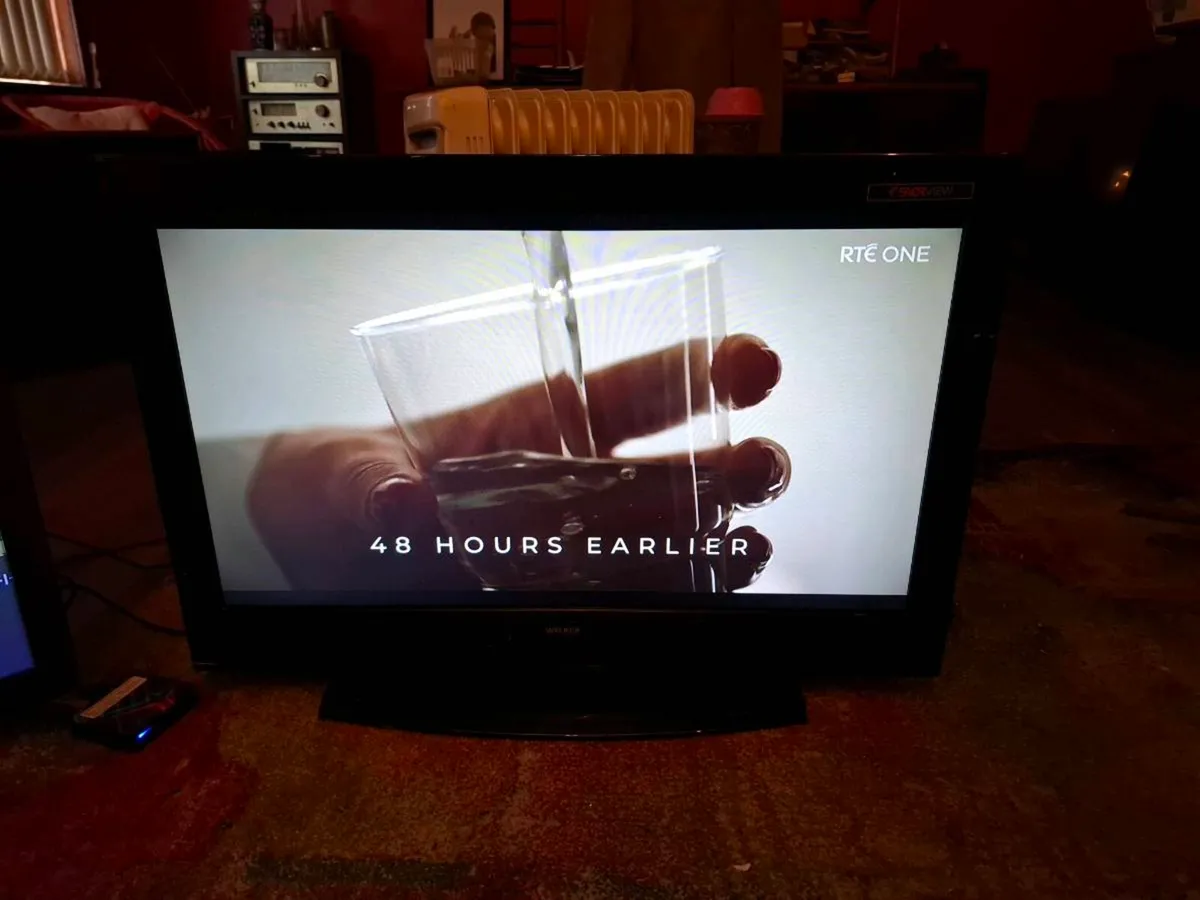 32 INCH LCD TELEVISION - Image 1