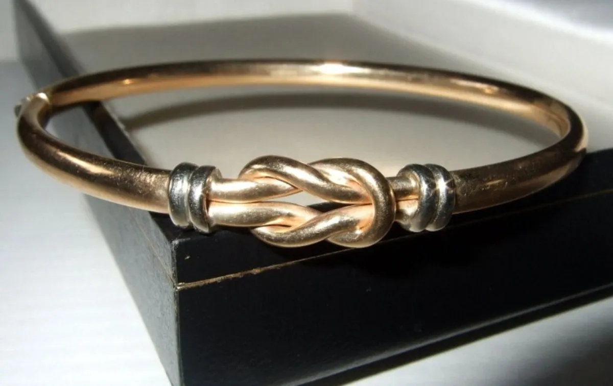 Vintage Hallmarked 9ct Gold Knot Bangle - Image 4