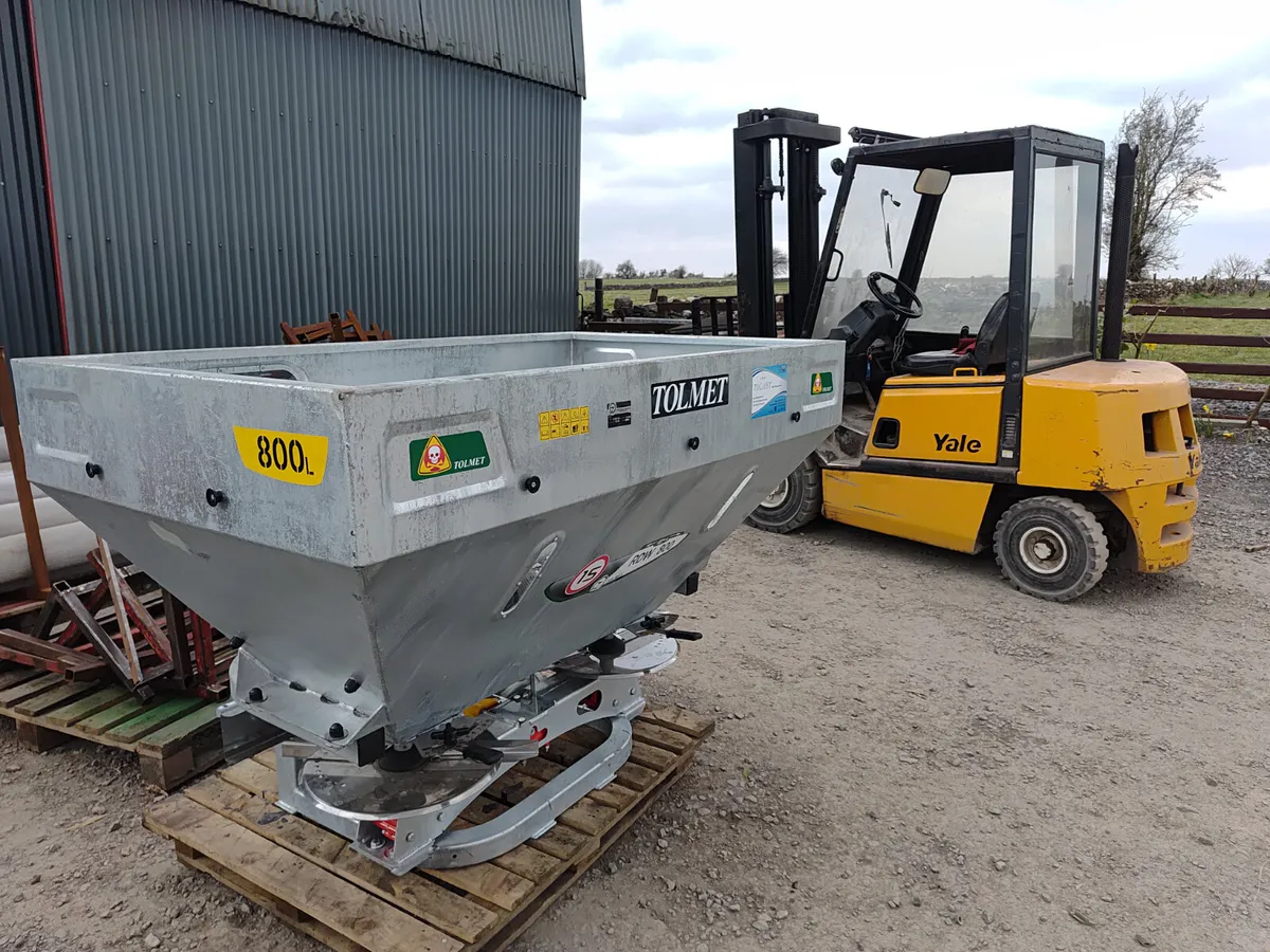 Tolmet fertiliser spreader - Image 2