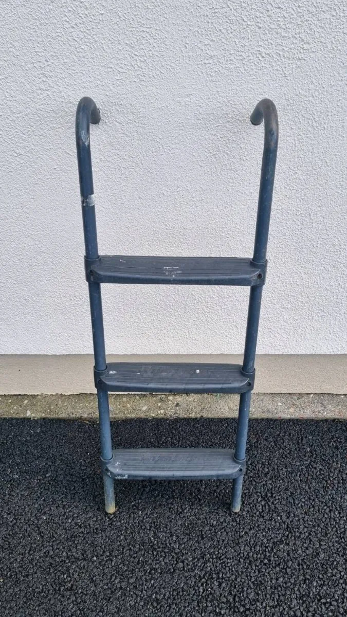 Trampoline ladder - Image 1