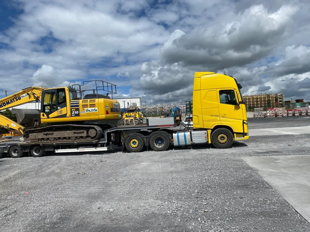Volvo and low loader - Image 3