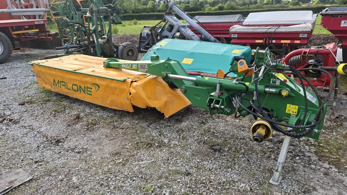 Malone 320 Mower Very Clean - Image 1