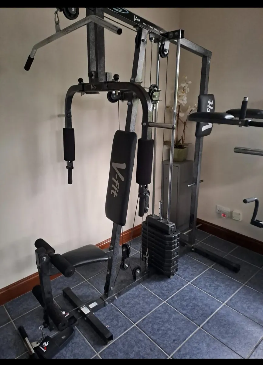 V fit Herculean cross trainer