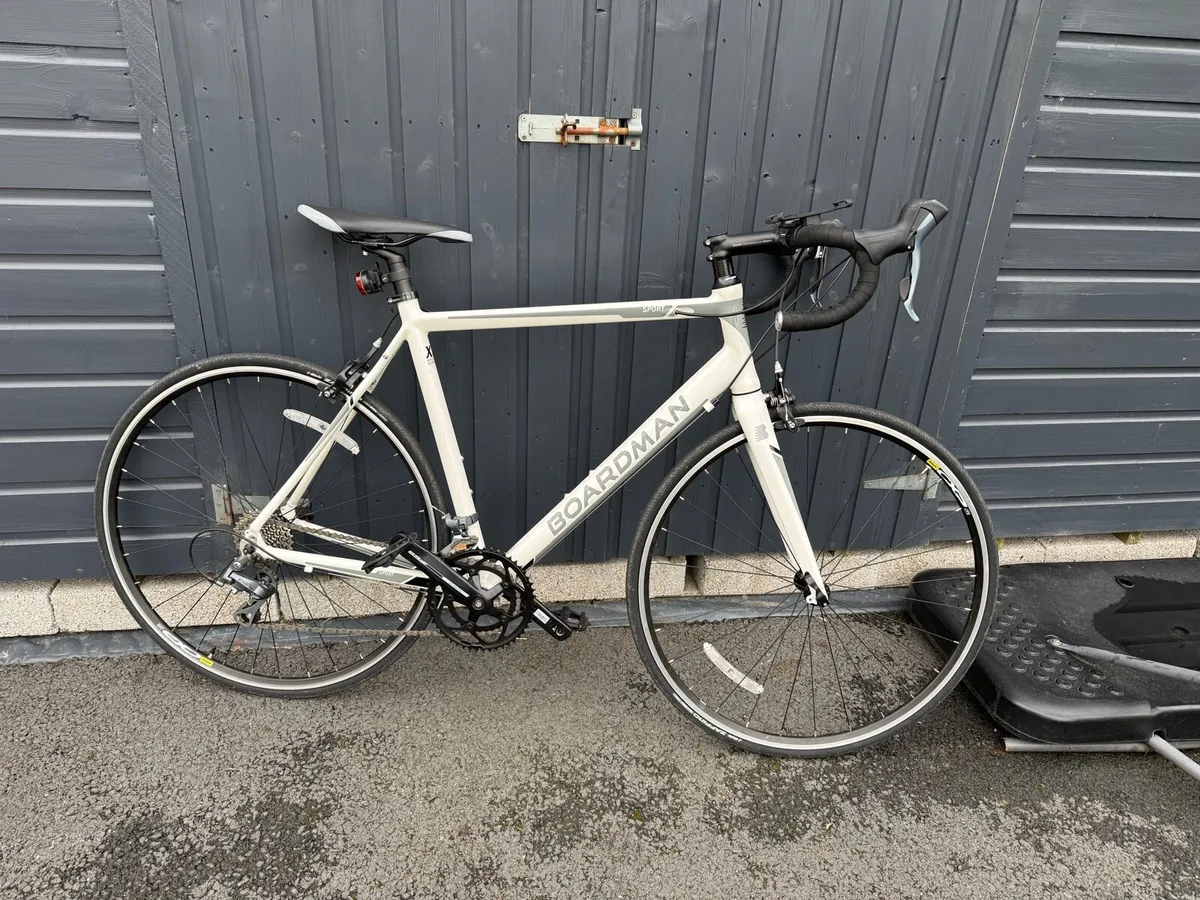 Boardman X7 Road bike, lightweight, like new - Image 1