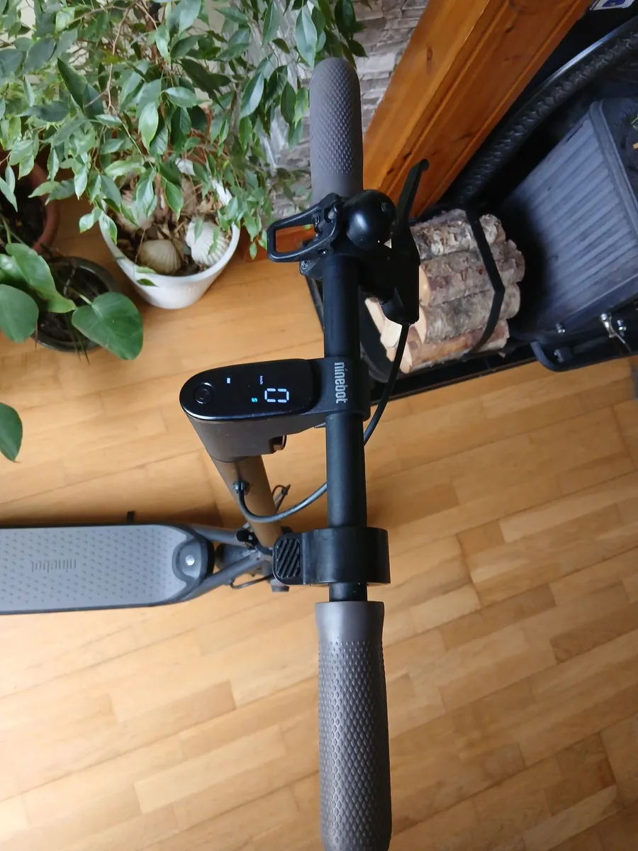 Electric scooter - Image 2