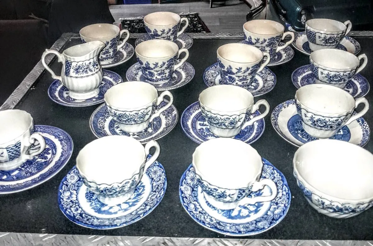 Large lot of blue willow - Image 1