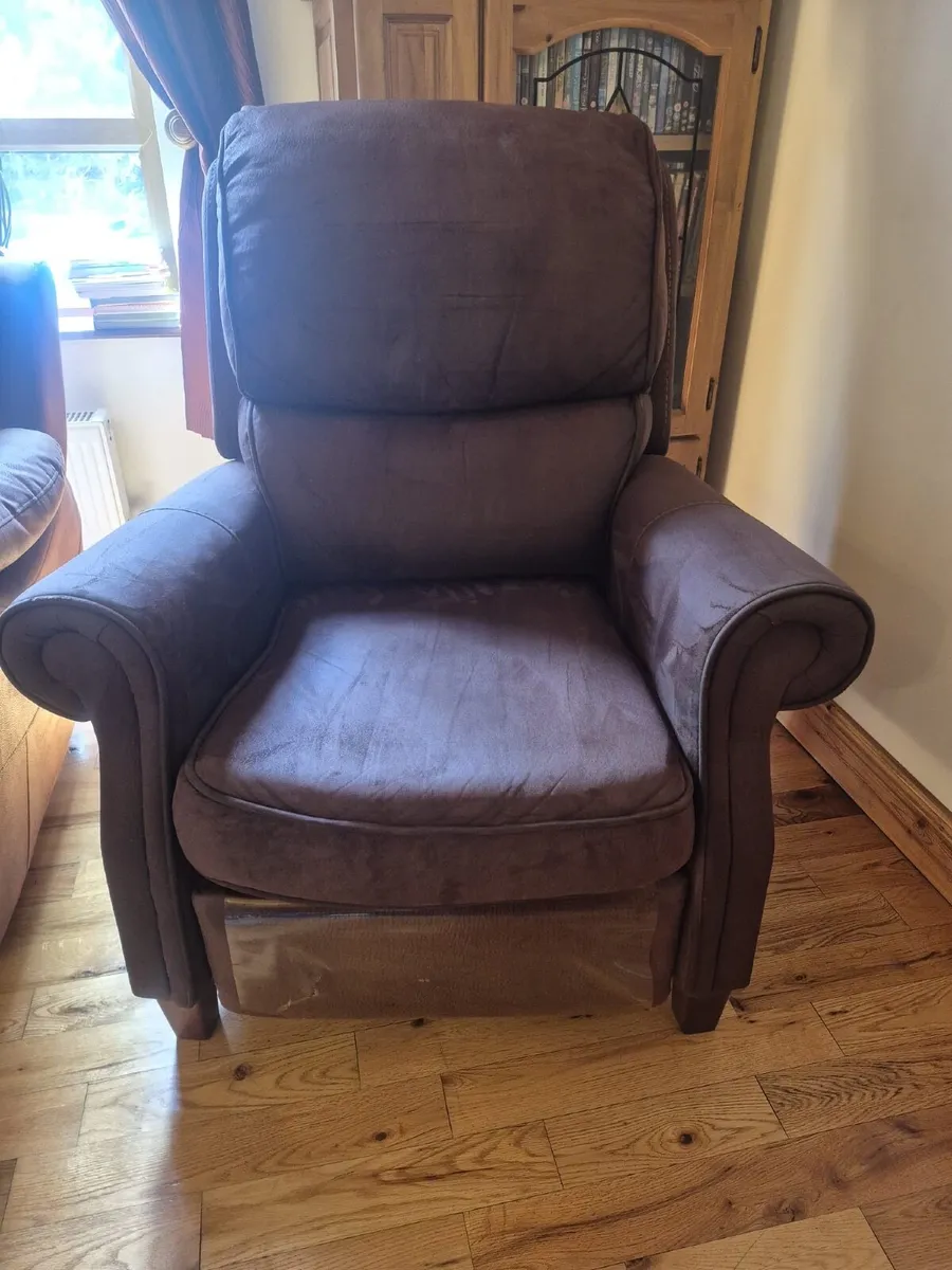 3 piece Sofa - Image 2