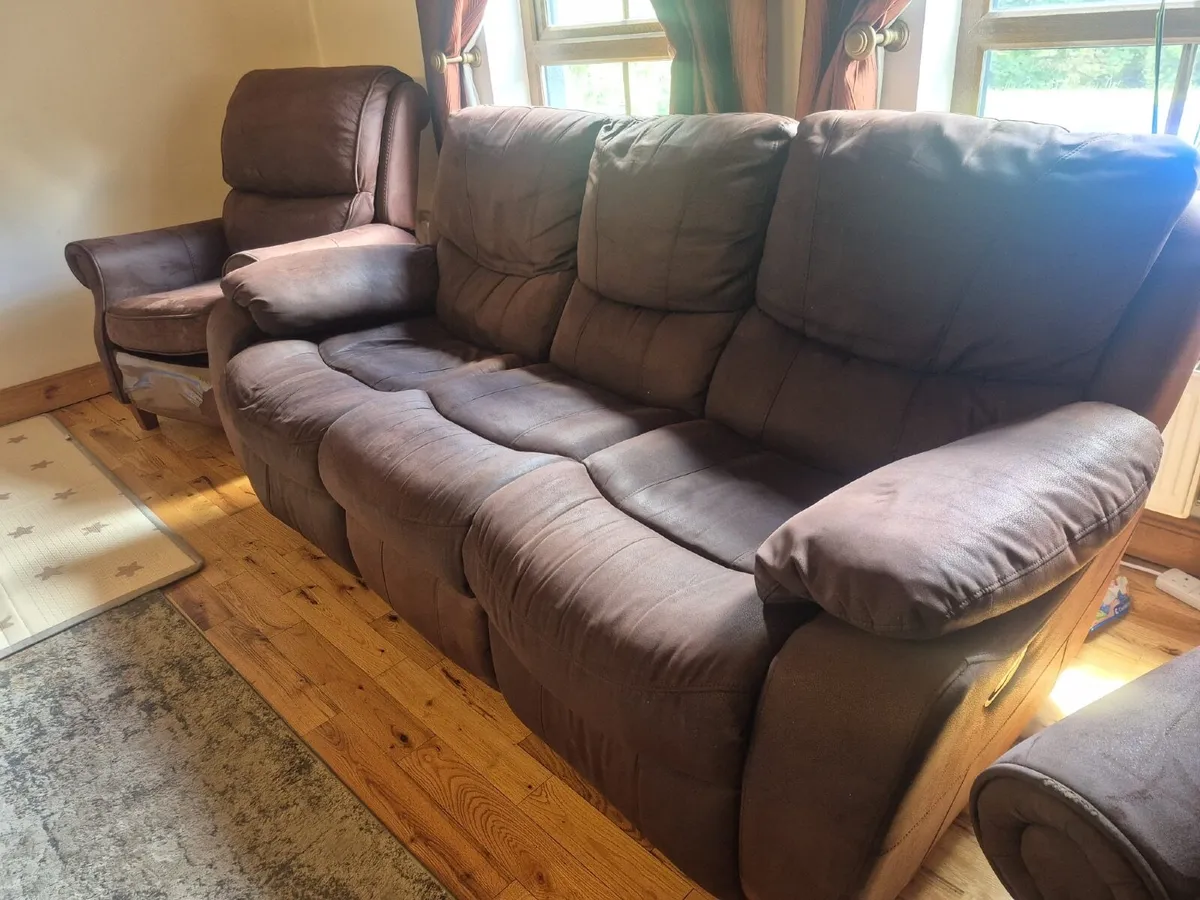 3 piece Sofa - Image 4