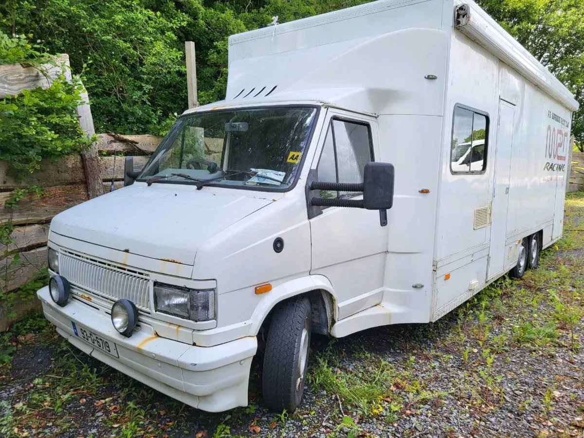 Camper van - Image 1