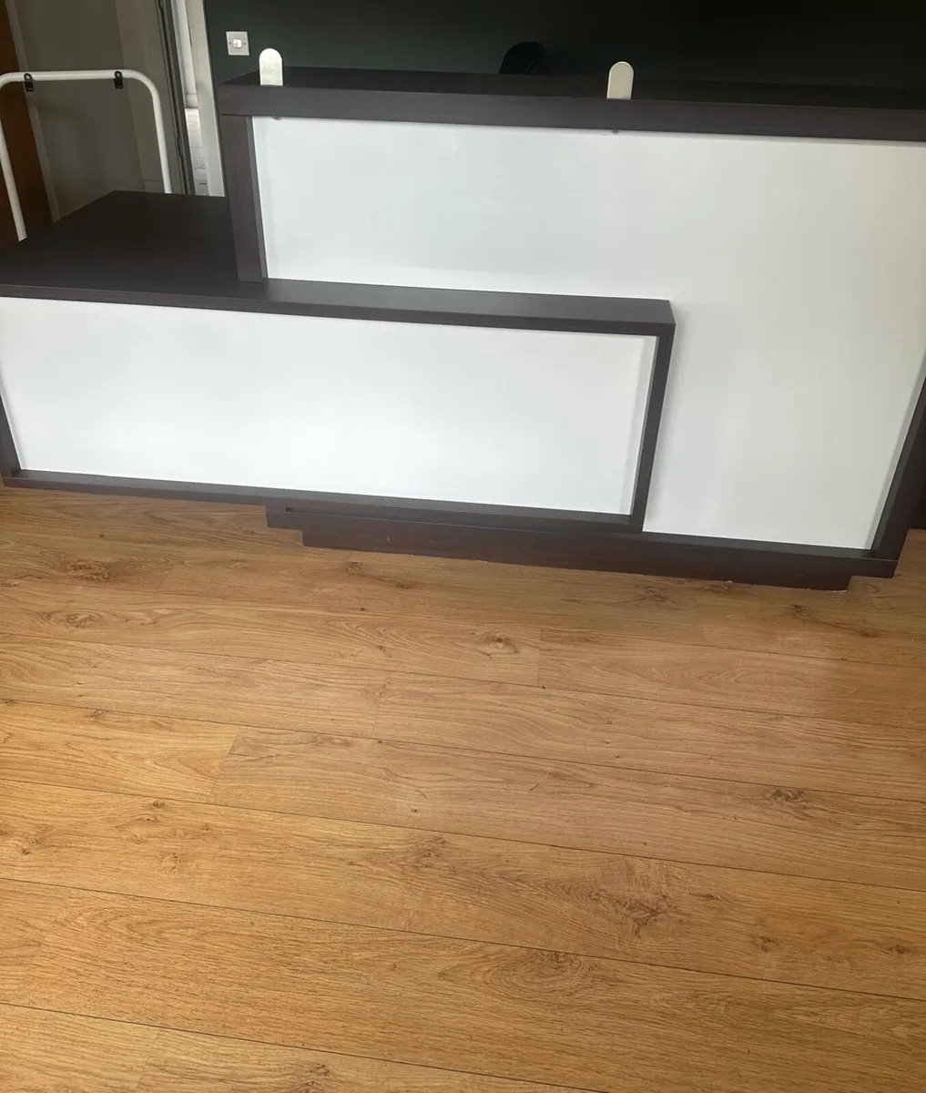 Reception Desk - Image 2