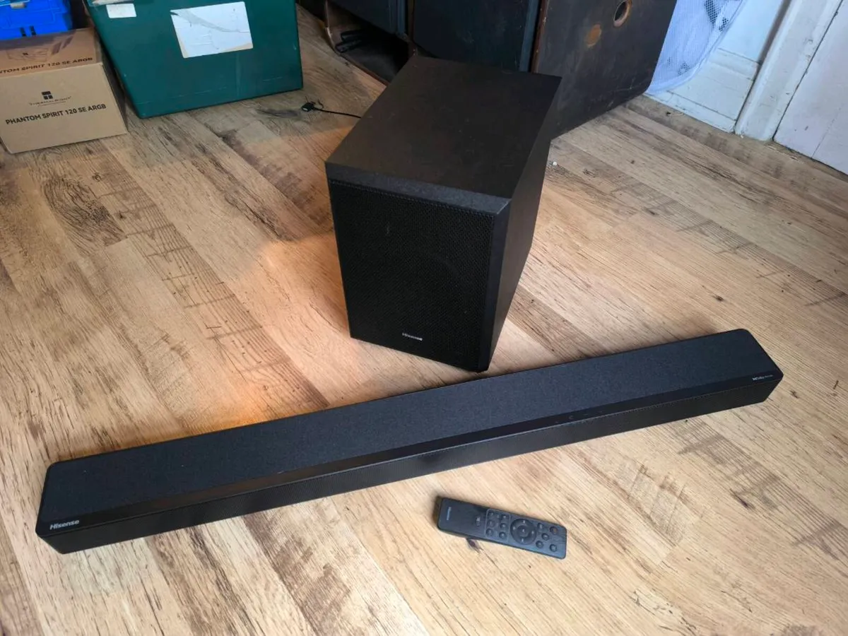 Hisense sound bar and sub-woofer - Image 2