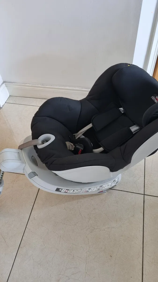 Britax Romer 360 Rotating Car Seat with isofix - Image 2