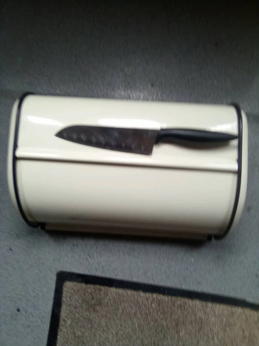 BREAD.  BIN.  AND.  NEW. KITCHEN.  CARVING. KNIFE - Image 1