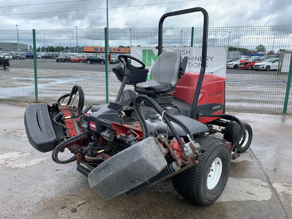 TORO REELMASTER 5510 CROSSTRAX MOWER FOR AUCTION - Image 1
