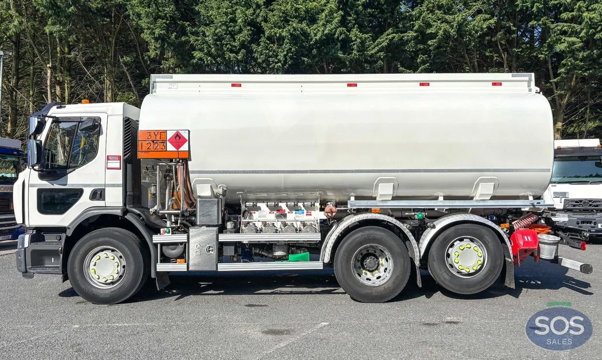 2022 Renault D Wide 320 DTI 8 Rigid Tanker - Image 2