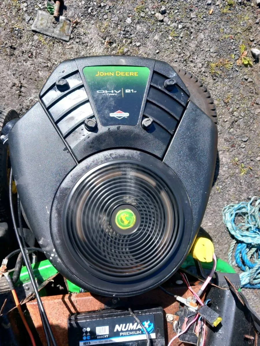 21 horsepower briggs and Stratton engine - Image 1
